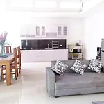 Villa Bristol